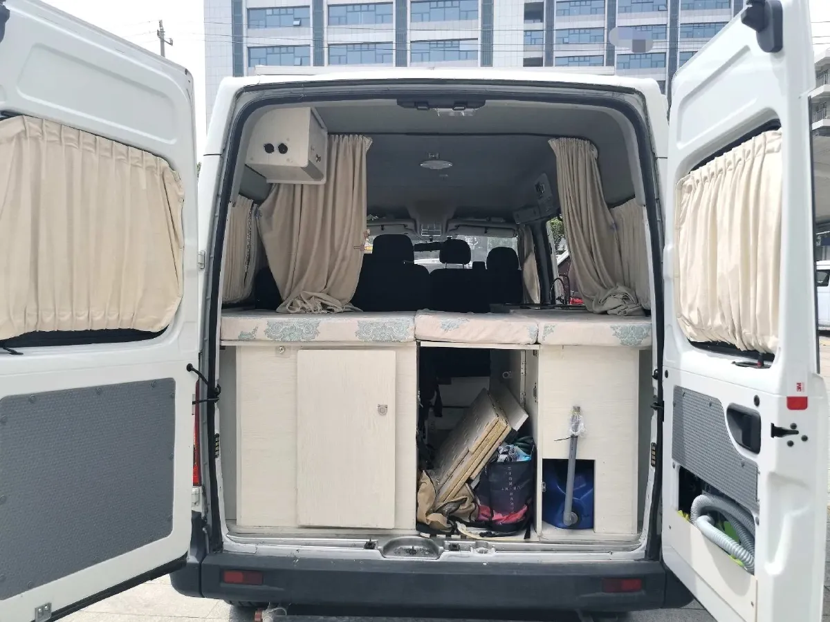 2021 MAXUS XinTu V80 2.0T 139HP L4 6MT,autocango,china used car exporter,china ev exporter,chinese used car exporter,chinese used ev exporter