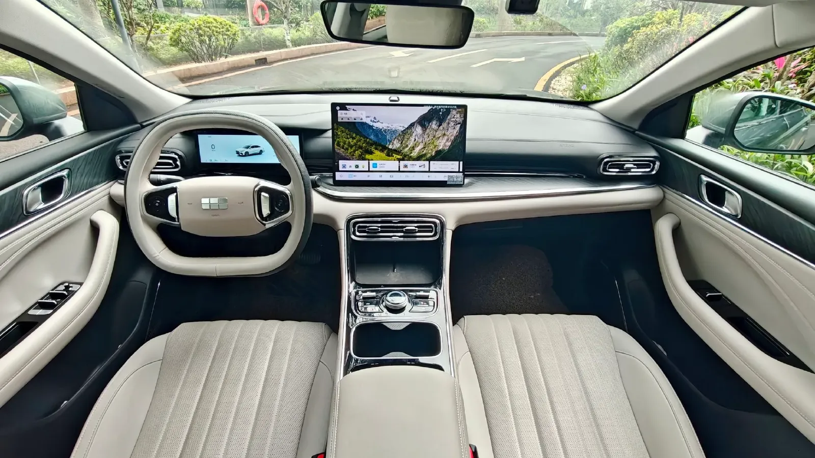 2025 Geely Galaxy A7 1.5L 112HP L4 1DHT PHEV,autocango,china used car exporter,china ev exporter,chinese used car exporter,chinese used ev exporter