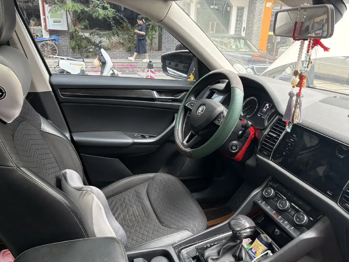 2017 Skoda Kodiak 1.8T 180HP L4 7DCT,autocango,china used car exporter,china ev exporter,chinese used car exporter,chinese used ev exporter