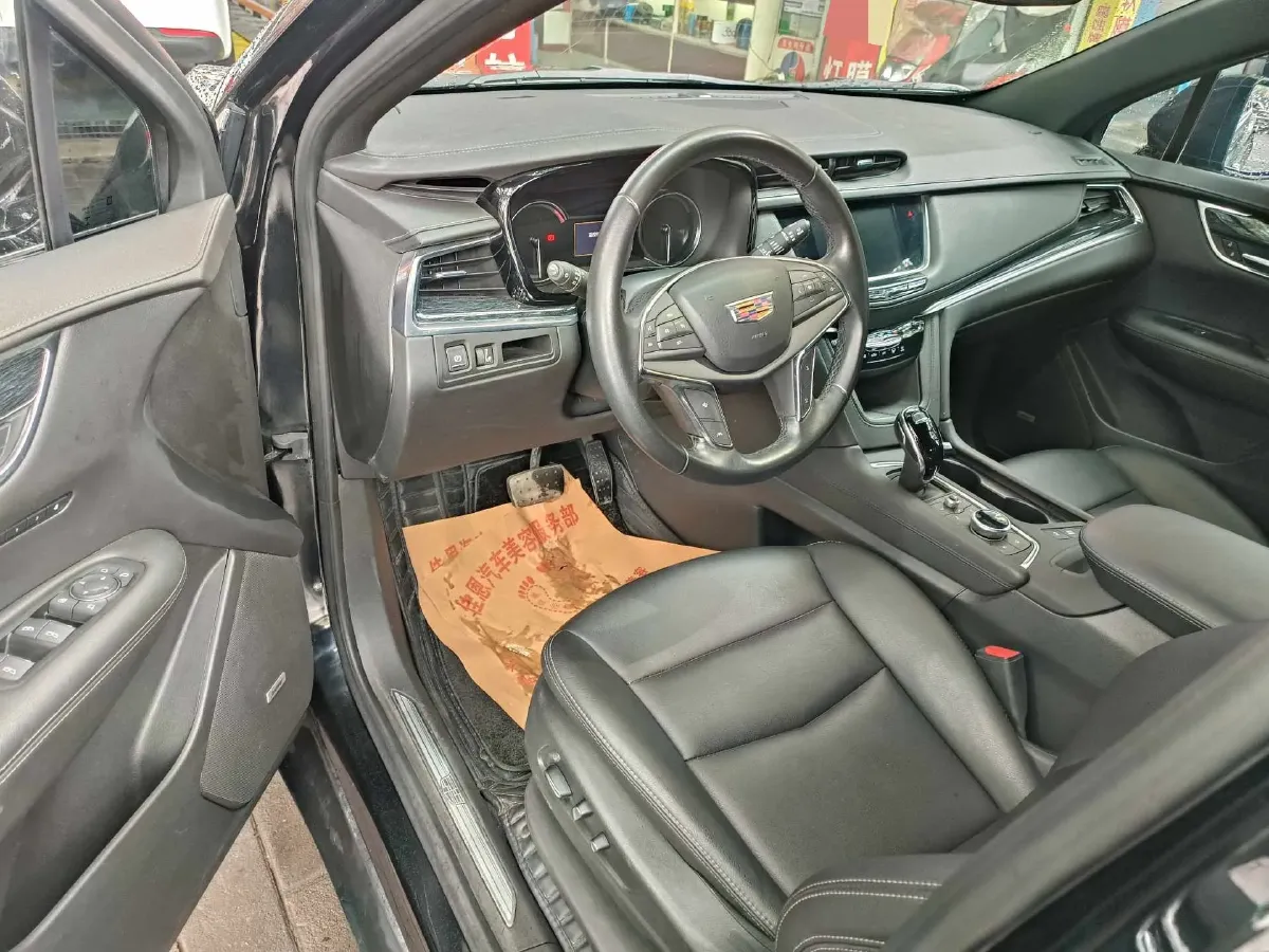 2022 Cadillac XT5 2.0T 237HP L4 9AT,autocango,china used car exporter,china ev exporter,chinese used car exporter,chinese used ev exporter