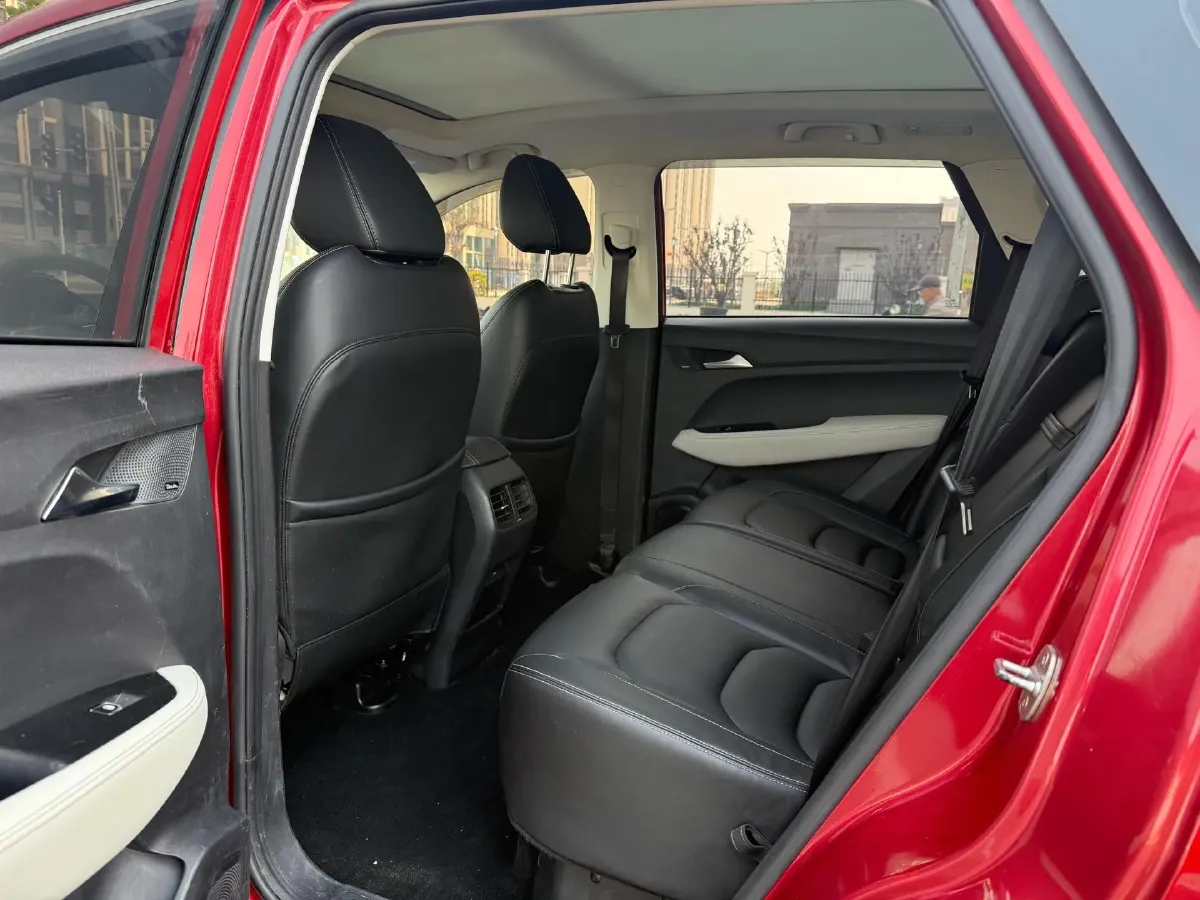 2019 BaoJun 530 1.5T 147HP L4 CVT,autocango,china used car exporter,china ev exporter,chinese used car exporter,chinese used ev exporter