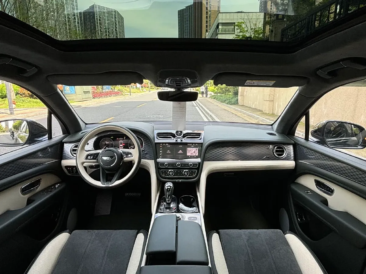 2022 Bentley Bentayga 4.0T 550HP V8 8AT,autocango,china used car exporter,china ev exporter,chinese used car exporter,chinese used ev exporter
