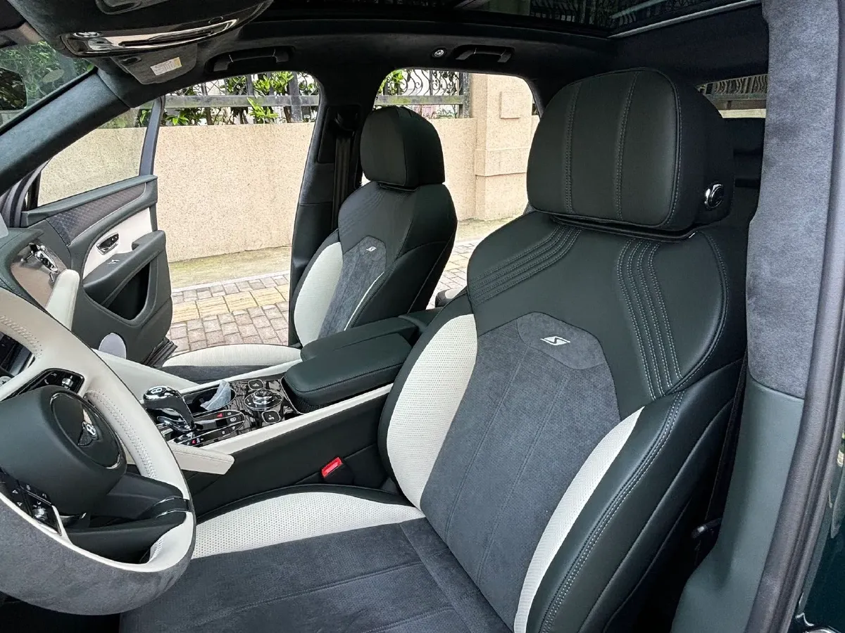 2022 Bentley Bentayga 4.0T 550HP V8 8AT,autocango,china used car exporter,china ev exporter,chinese used car exporter,chinese used ev exporter