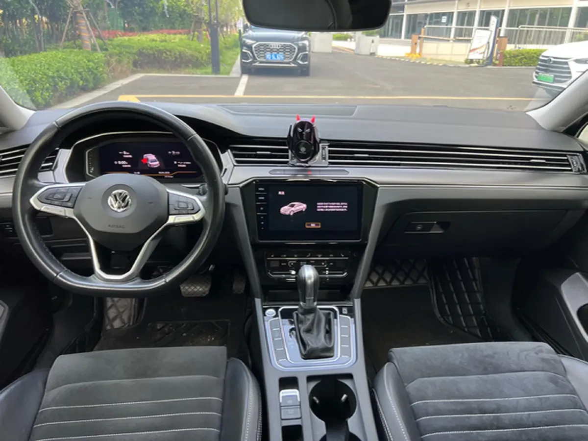 2020 Volkswagen Magotan 2.0T 186HP L4 7DCT,autocango,china used car exporter,china ev exporter,chinese used car exporter,chinese used ev exporter