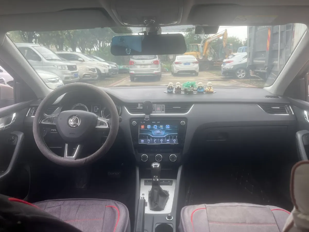 2018 Skoda Octavia 1.6L 110HP L4 6AT,autocango,china used car exporter,china ev exporter,chinese used car exporter,chinese used ev exporter