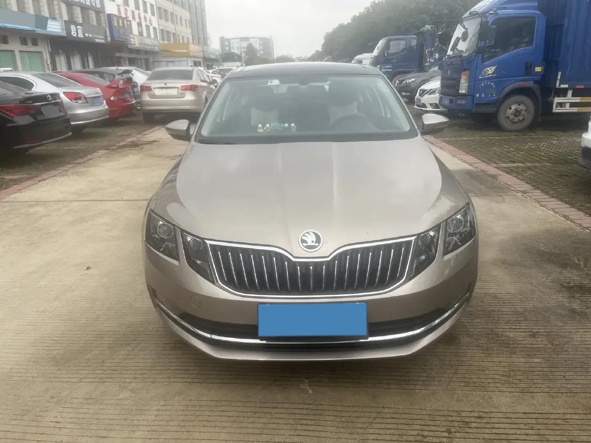 2018 Skoda Octavia 1.6L 110HP L4 6AT,autocango,china used car exporter,china ev exporter,chinese used car exporter,chinese used ev exporter