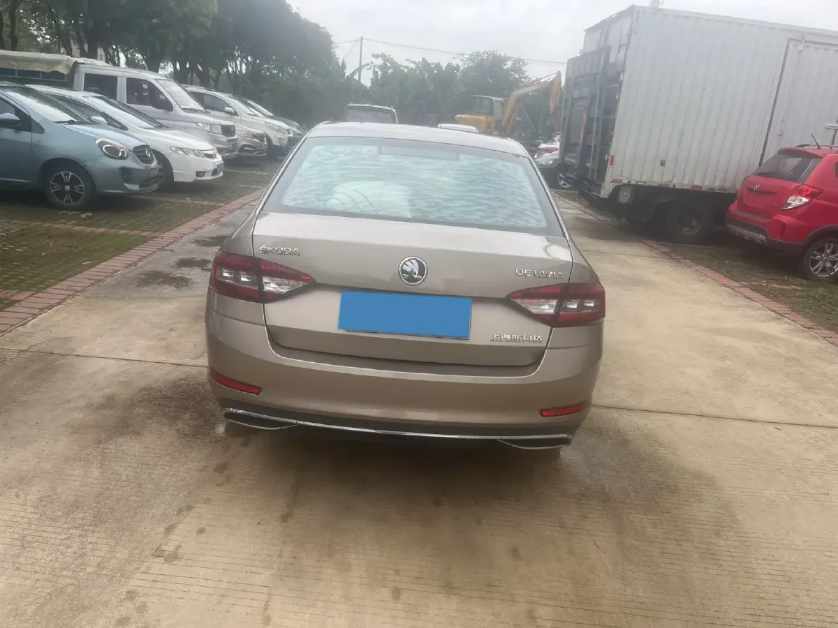 2018 Skoda Octavia 1.6L 110HP L4 6AT,autocango,china used car exporter,china ev exporter,chinese used car exporter,chinese used ev exporter