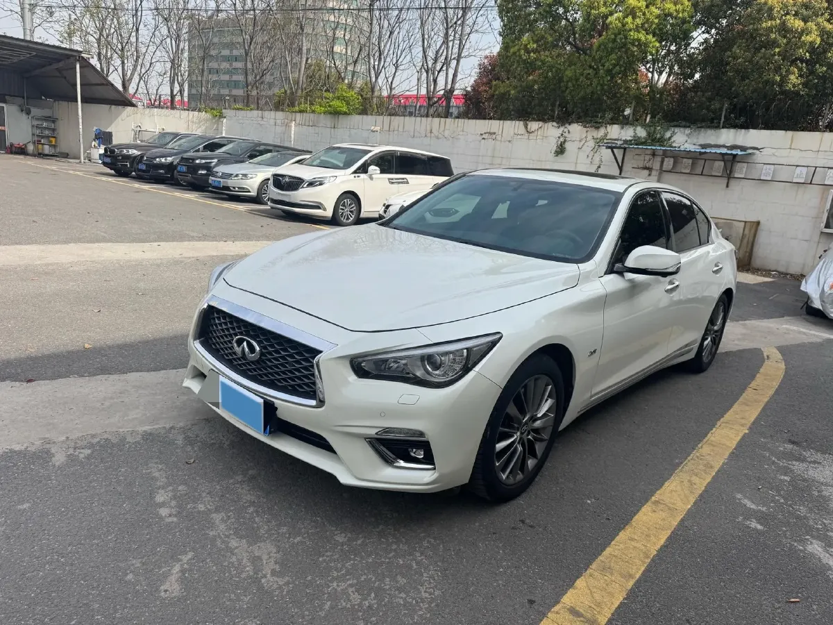 2018 Jeep Grand Commander 2.0T 265HP L4 9AT,autocango,china used car exporter,china ev exporter,chinese used car exporter,chinese used ev exporter