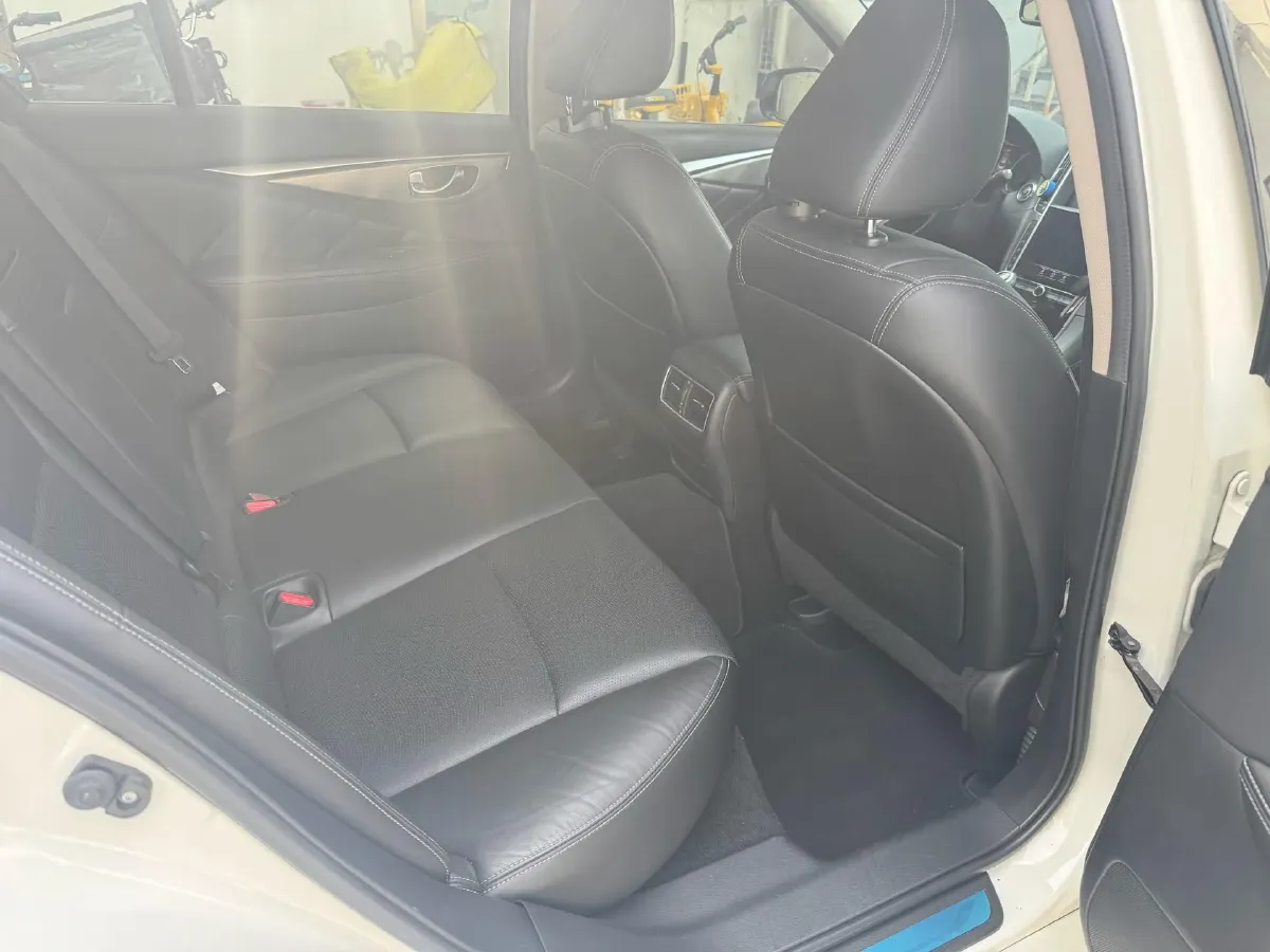 2018 Jeep Grand Commander 2.0T 265HP L4 9AT,autocango,china used car exporter,china ev exporter,chinese used car exporter,chinese used ev exporter