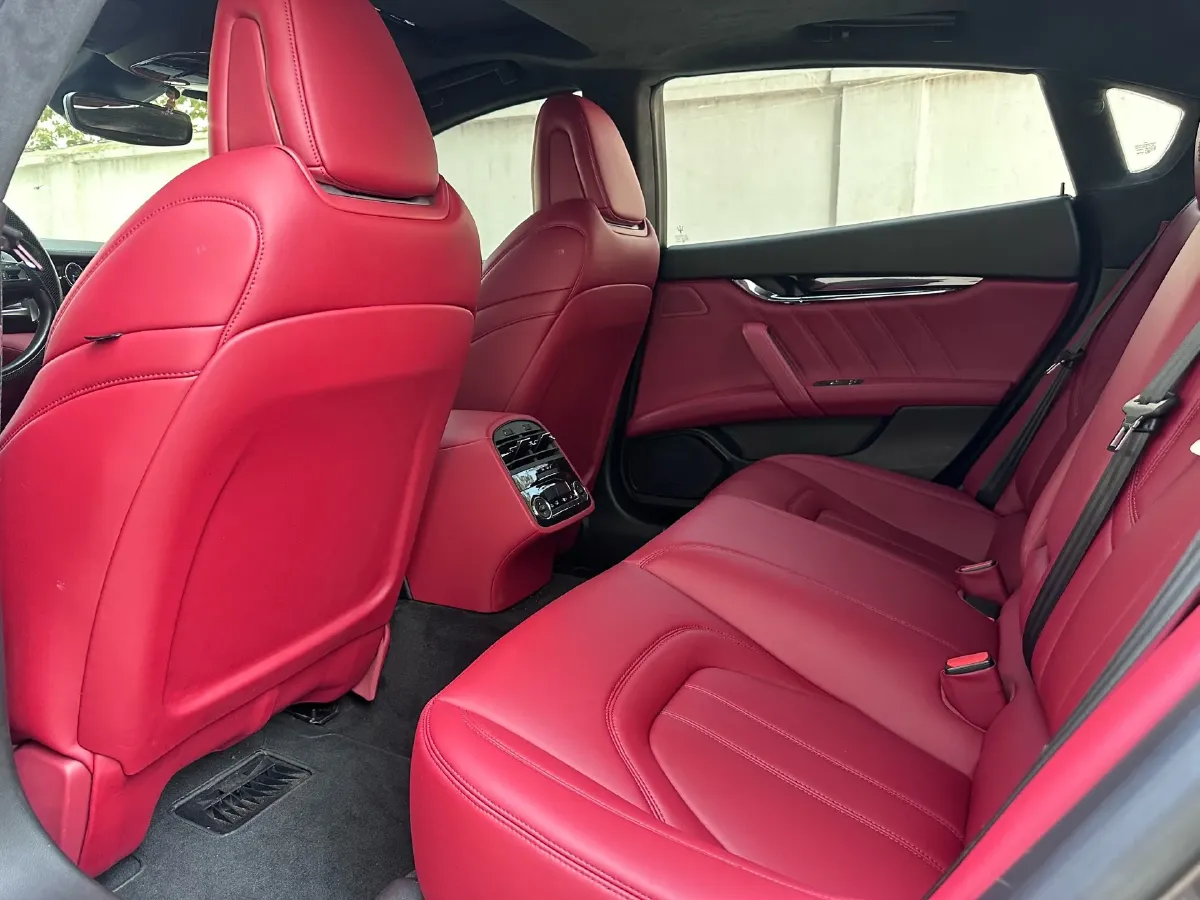 2018 Maserati Quattroporte 3.0T 350HP V6 8AT,autocango,china used car exporter,china ev exporter,chinese used car exporter,chinese used ev exporter