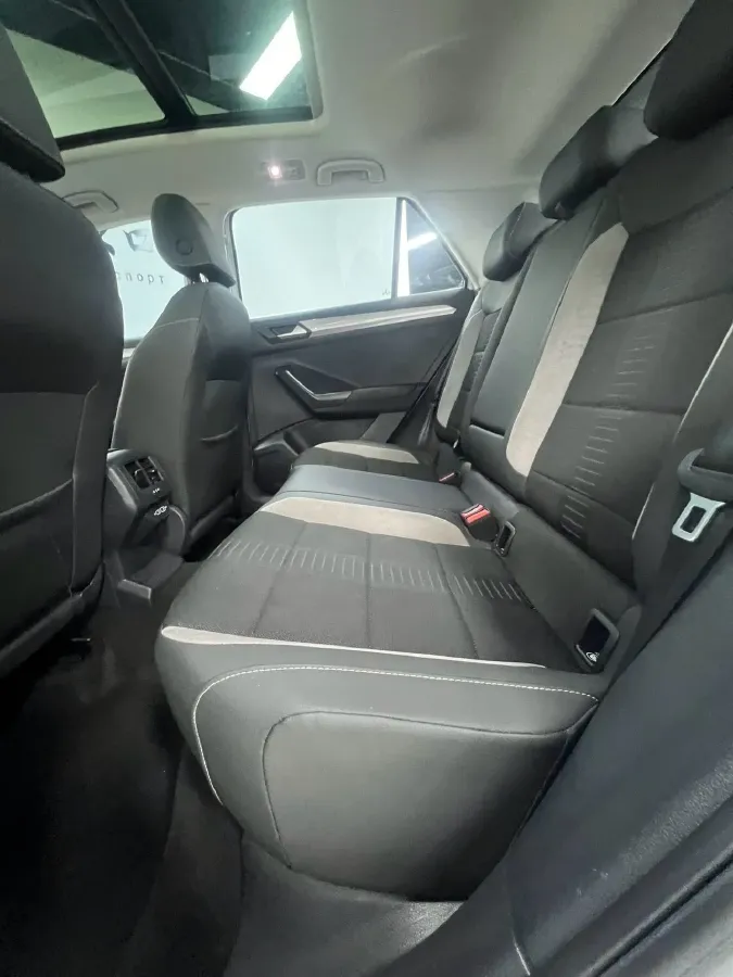 2022 Volkswagen T-Roc 1.4T 150HP L4 7DCT,autocango,china used car exporter,china ev exporter,chinese used car exporter,chinese used ev exporter