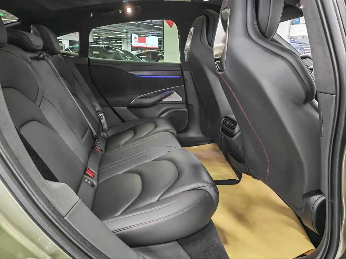 2024 MI SU7 BEV 101KWH,autocango,china used car exporter,china ev exporter,chinese used car exporter,chinese used ev exporter