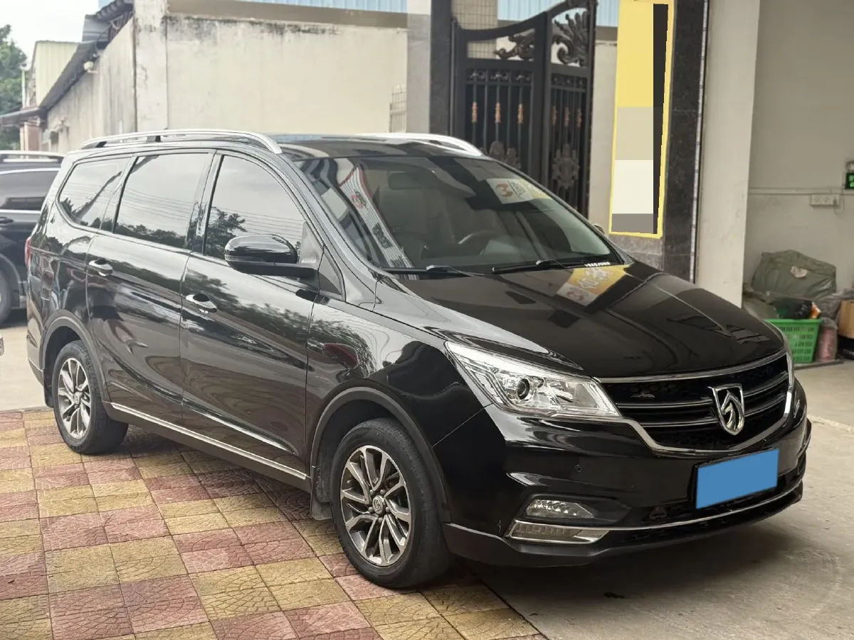 2017 BaoJun 730 1.5T 150HP L4 6MT,autocango,china used car exporter,china ev exporter,chinese used car exporter,chinese used ev exporter