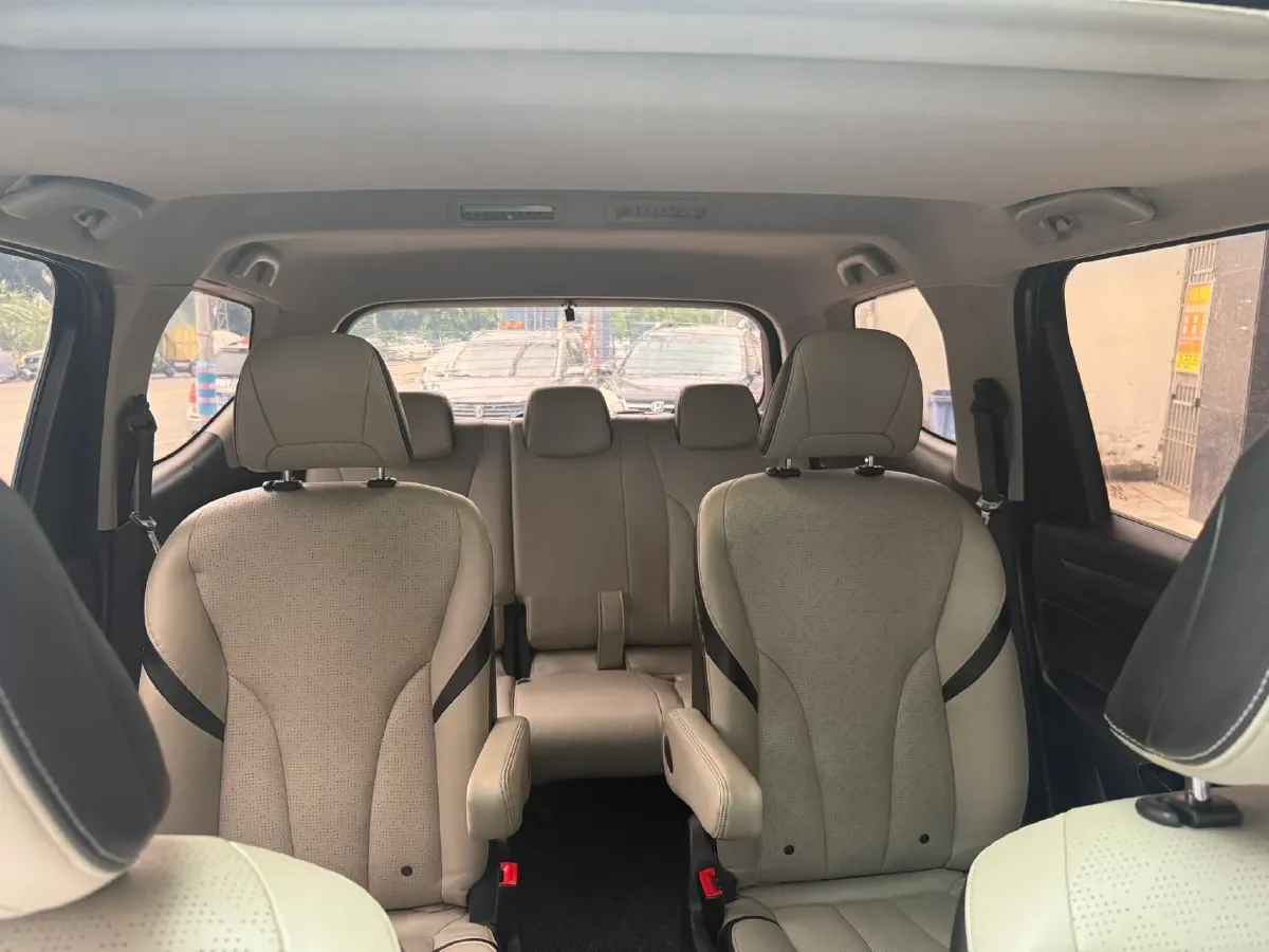 2017 BaoJun 730 1.5T 150HP L4 6MT,autocango,china used car exporter,china ev exporter,chinese used car exporter,chinese used ev exporter