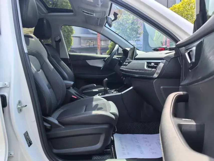 2022 Chery Tiggo 5x 1.5L 116HP L4 5MT,autocango,china used car exporter,china ev exporter,chinese used car exporter,chinese used ev exporter