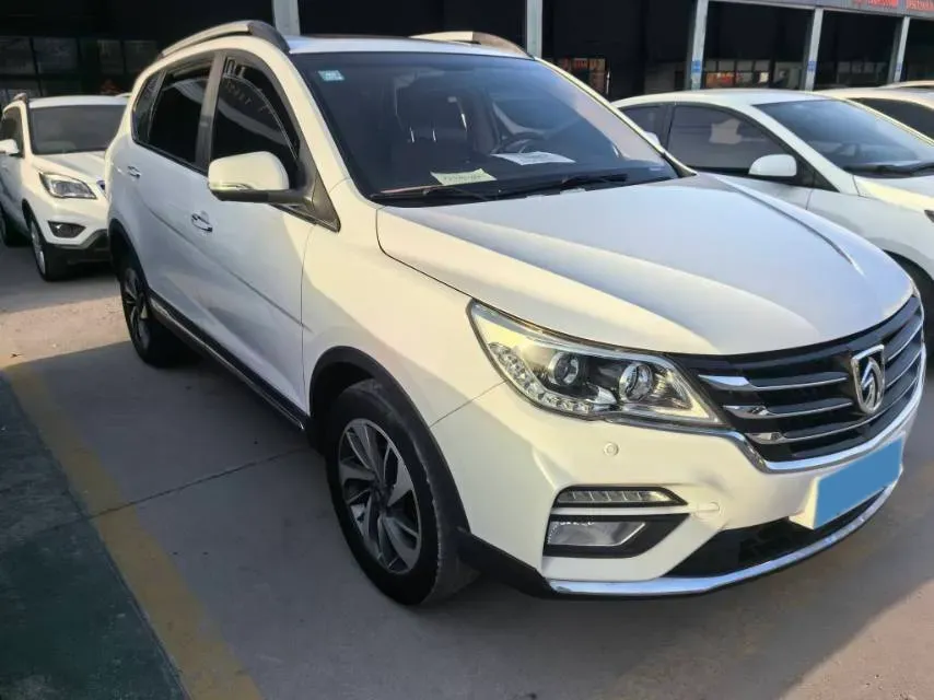 2017 BaoJun 560 1.5T 150HP L4 6MT,autocango,china used car exporter,china ev exporter,chinese used car exporter,chinese used ev exporter