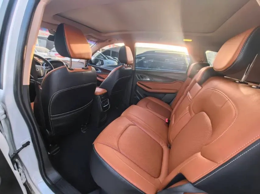 2017 BaoJun 560 1.5T 150HP L4 6MT,autocango,china used car exporter,china ev exporter,chinese used car exporter,chinese used ev exporter