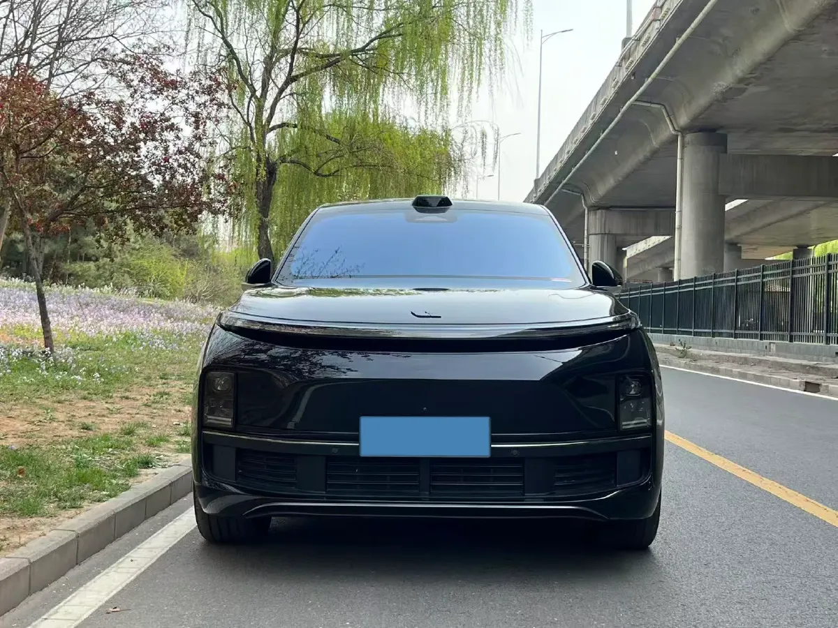 2023 Li L8 Range Extended 154HP REEV 40.9KWH,autocango,china used car exporter,china ev exporter,chinese used car exporter,chinese used ev exporter