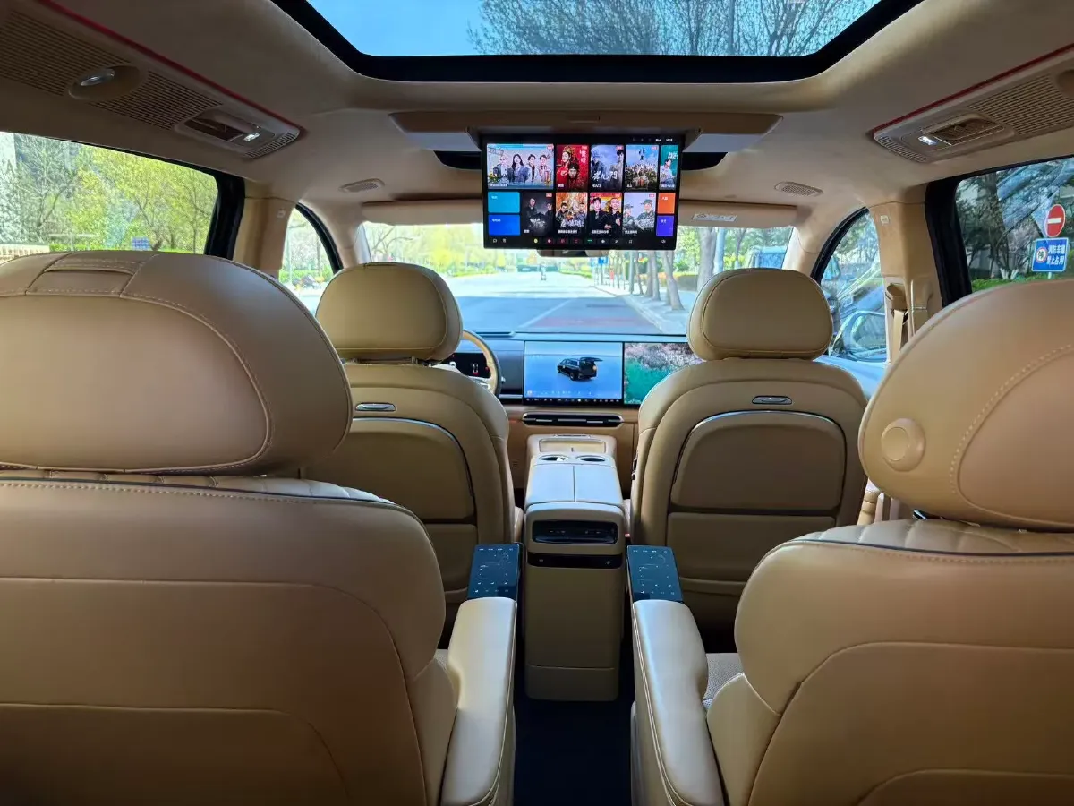 2025 Voyah Dream BEV 108.7KWH,autocango,china used car exporter,china ev exporter,chinese used car exporter,chinese used ev exporter