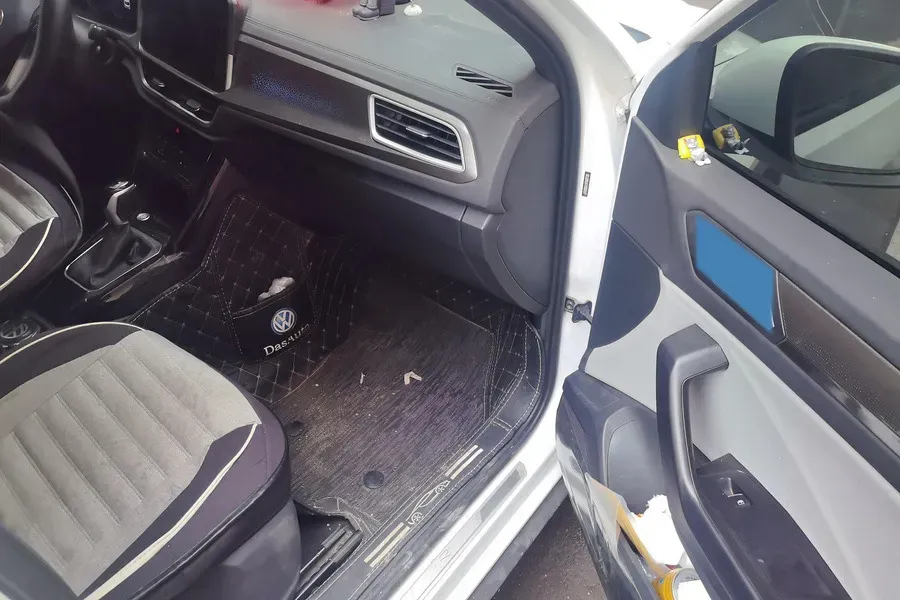 2023 Volkswagen T-Roc 1.5T 160HP L4 7DCT,autocango,china used car exporter,china ev exporter,chinese used car exporter,chinese used ev exporter