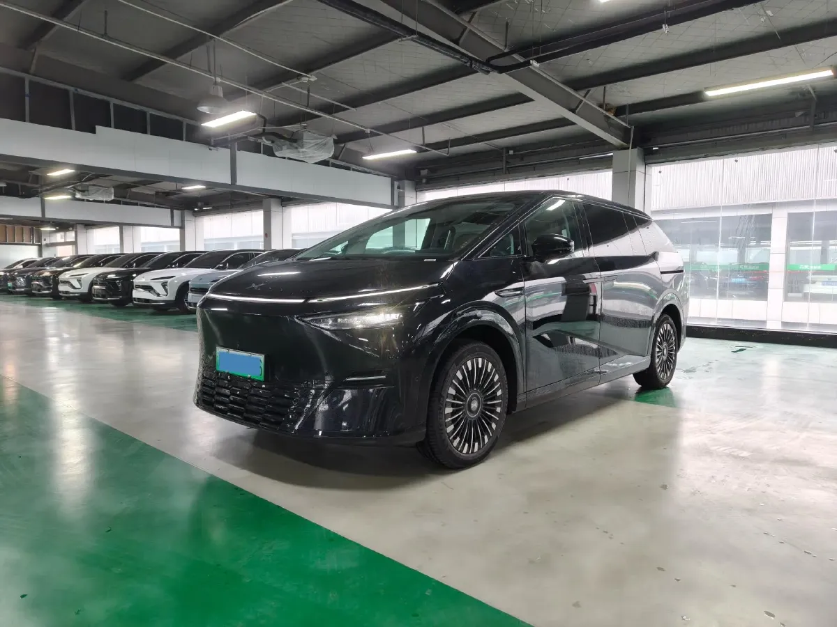2025 Xpeng X9 BEV,autocango,china used car exporter,china ev exporter,chinese used car exporter,chinese used ev exporter