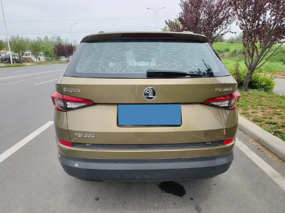 2018 Skoda Kodiak 2.0T 186HP L4 7DCT,autocango,china used car exporter,china ev exporter,chinese used car exporter,chinese used ev exporter