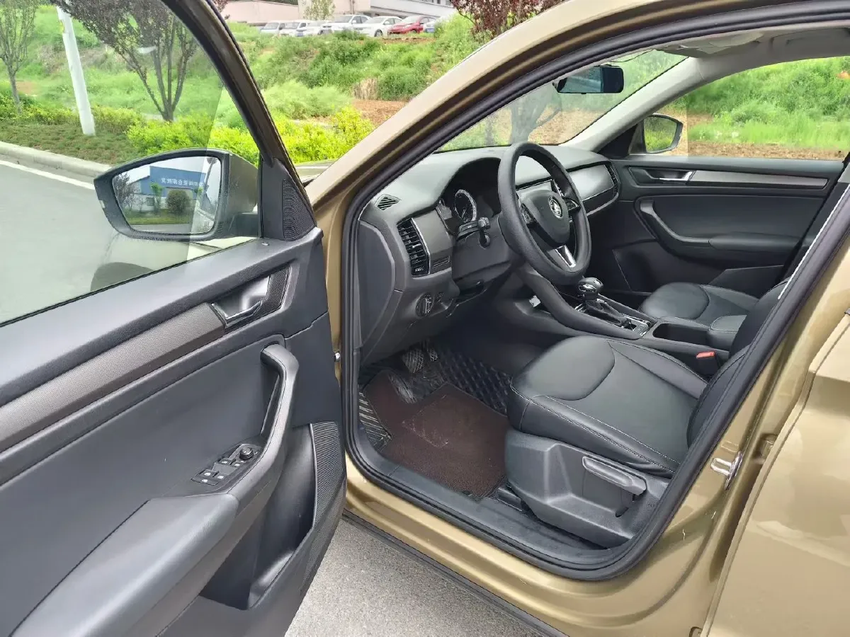 2018 Skoda Kodiak 2.0T 186HP L4 7DCT,autocango,china used car exporter,china ev exporter,chinese used car exporter,chinese used ev exporter