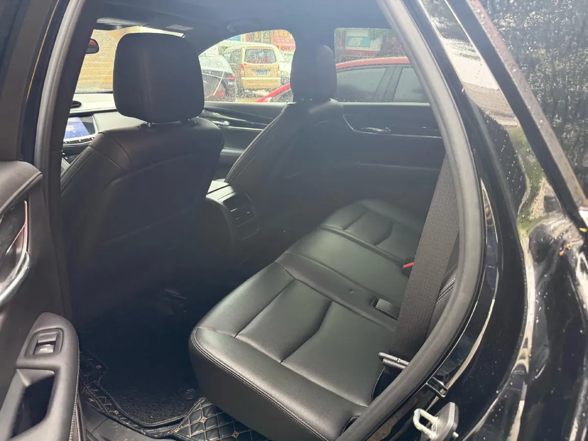 2021 Cadillac XT5 2.0T 237HP L4 9AT,autocango,china used car exporter,china ev exporter,chinese used car exporter,chinese used ev exporter