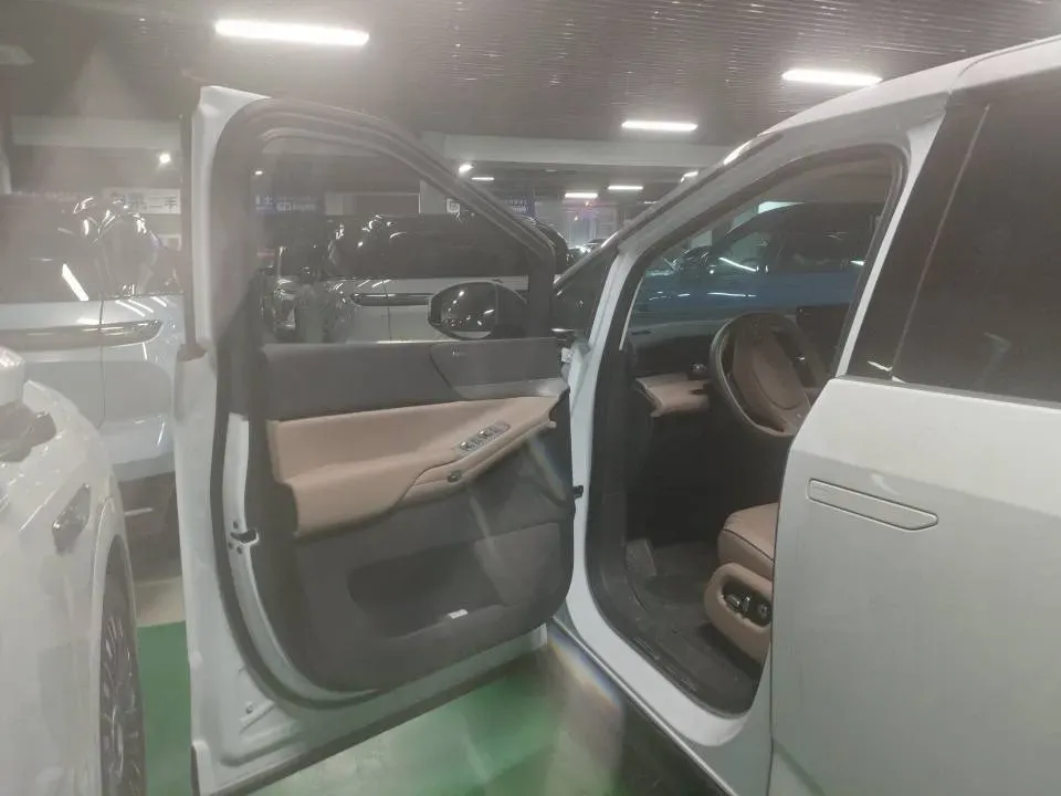 2025 Xpeng X9 BEV,autocango,china used car exporter,china ev exporter,chinese used car exporter,chinese used ev exporter