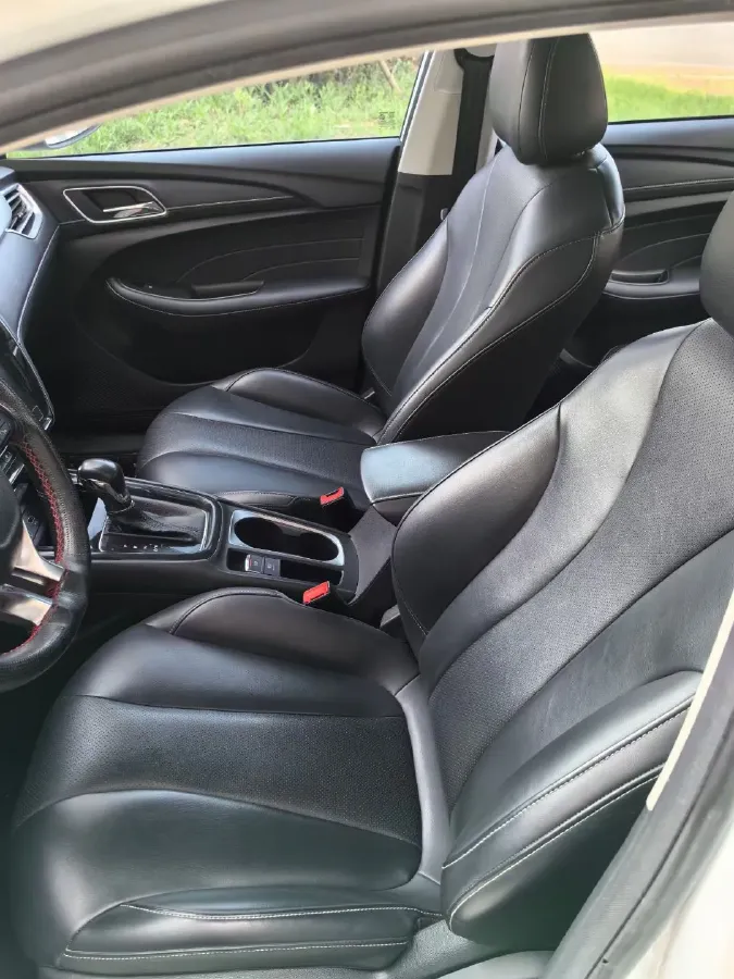 2019 Roewe i5 1.5L 120HP L4 CVT,autocango,china used car exporter,china ev exporter,chinese used car exporter,chinese used ev exporter