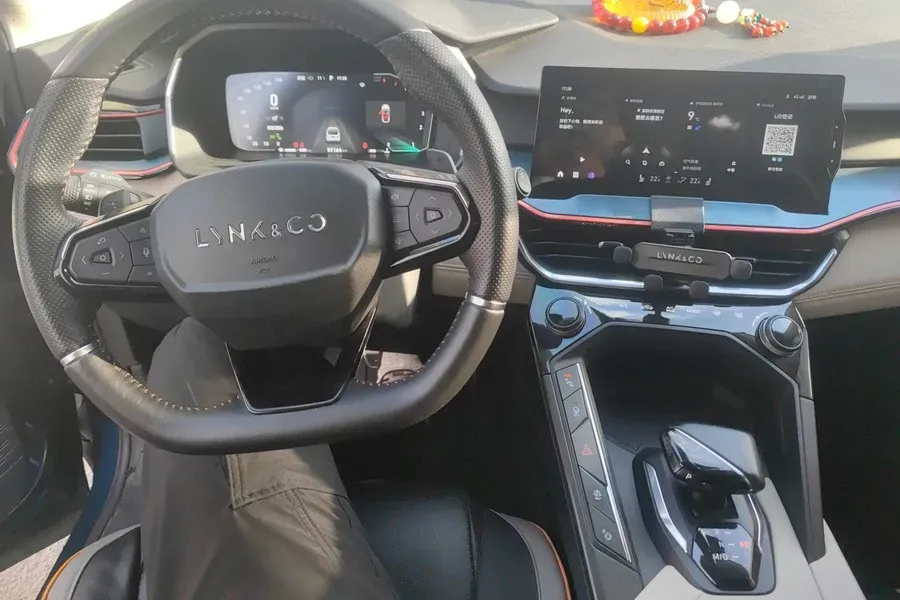 2020 LYNK&CO 06 1.5T 177HP L3 7DCT,autocango,china used car exporter,china ev exporter,chinese used car exporter,chinese used ev exporter