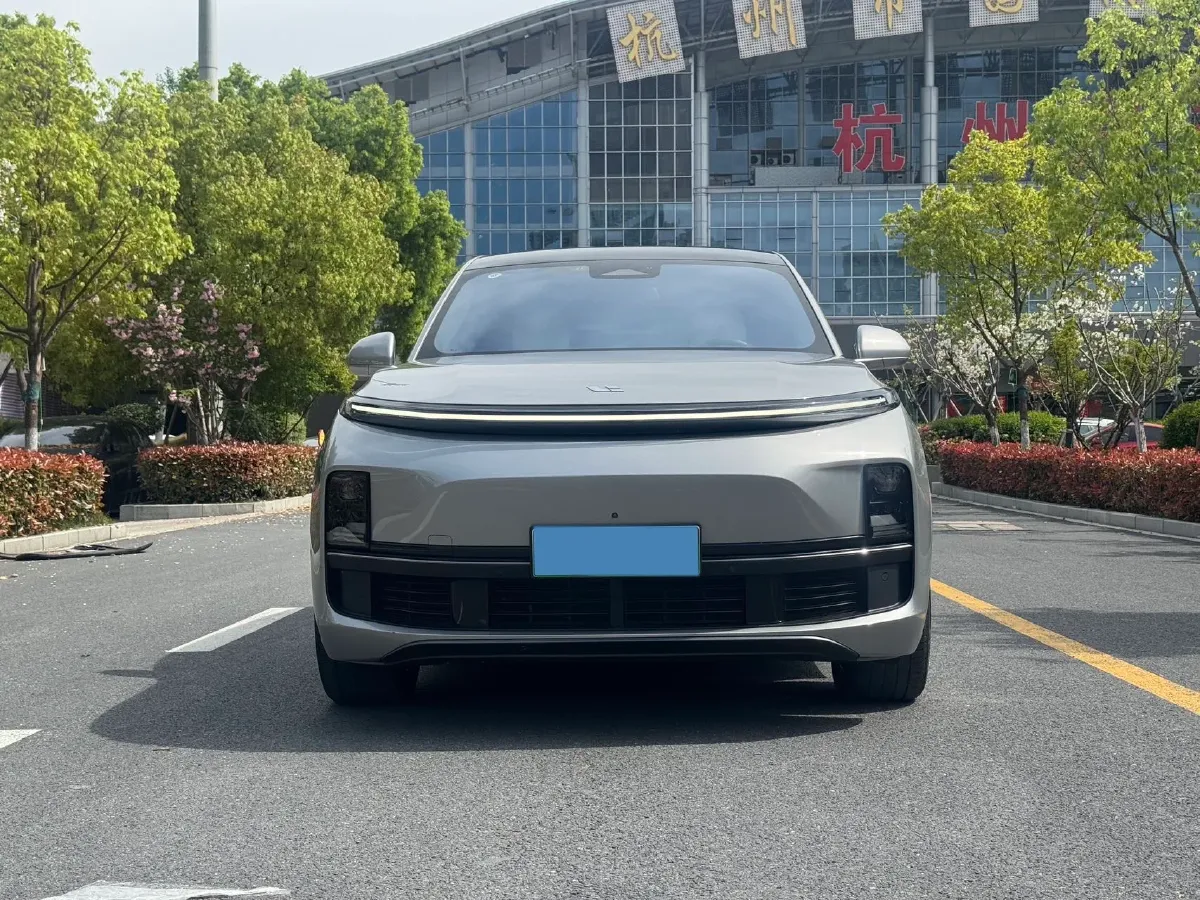 2023 Li L8 Range Extended 154HP REEV 40.9KWH,autocango,china used car exporter,china ev exporter,chinese used car exporter,chinese used ev exporter