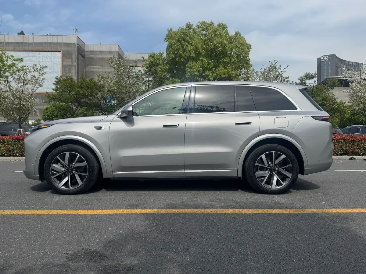 2023 Li L8 Range Extended 154HP REEV 40.9KWH,autocango,china used car exporter,china ev exporter,chinese used car exporter,chinese used ev exporter