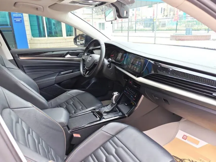 2020 Volkswagen Passat 2.0T 186HP L4 7DCT,autocango,china used car exporter,china ev exporter,chinese used car exporter,chinese used ev exporter