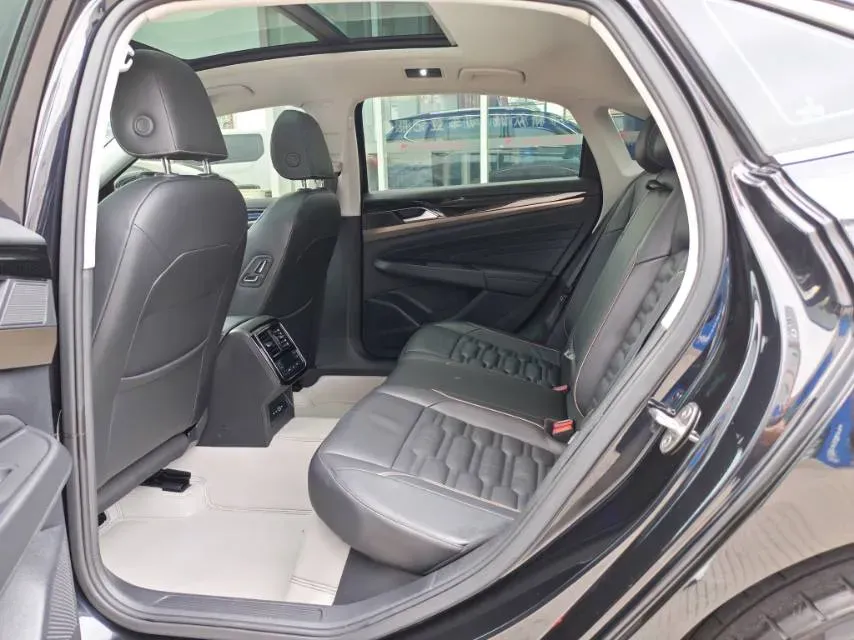 2020 Volkswagen Passat 2.0T 186HP L4 7DCT,autocango,china used car exporter,china ev exporter,chinese used car exporter,chinese used ev exporter