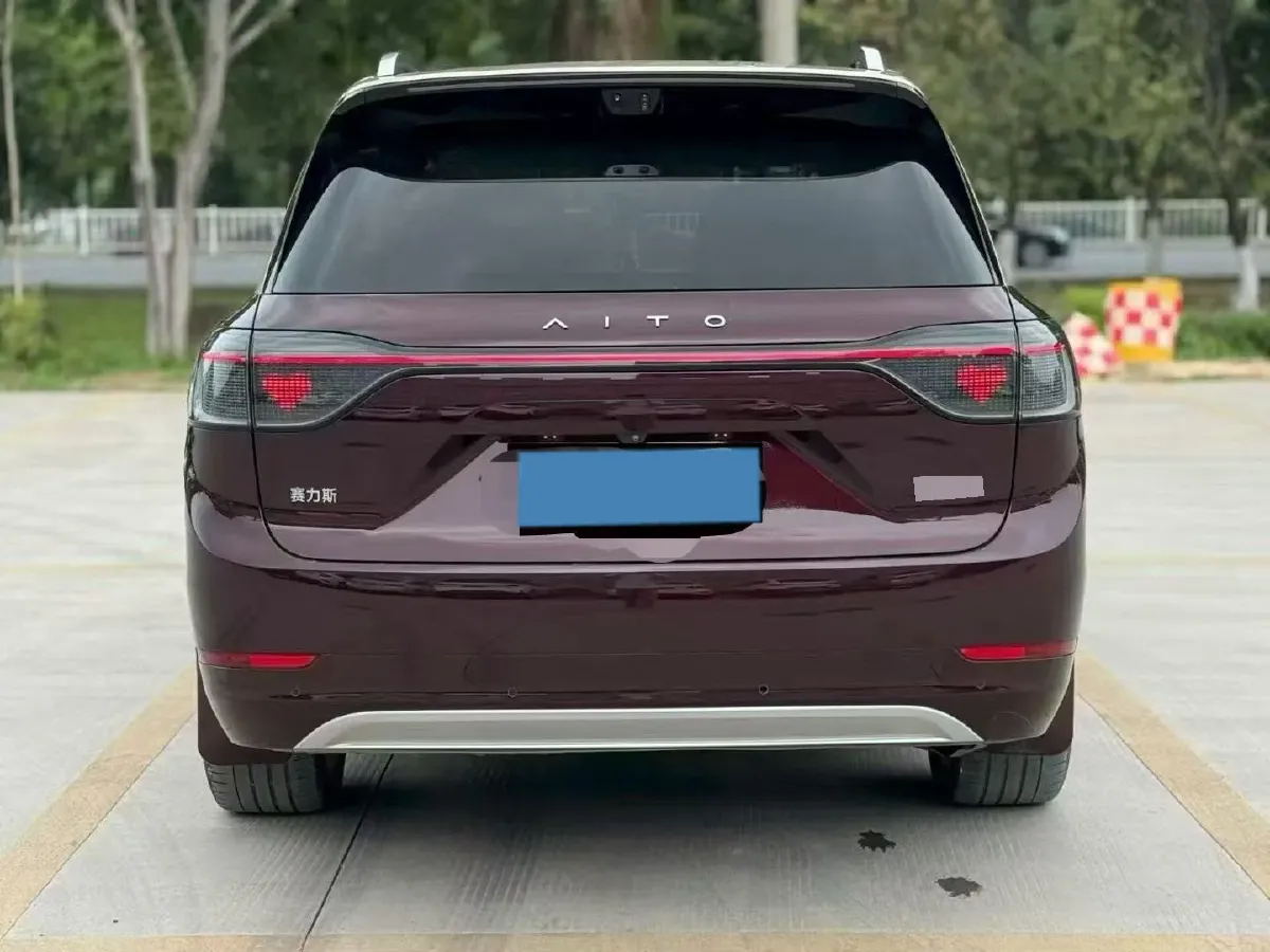 2025 AITO AITO M9 REEV 160HP REEV 52KWH,autocango,china used car exporter,china ev exporter,chinese used car exporter,chinese used ev exporter