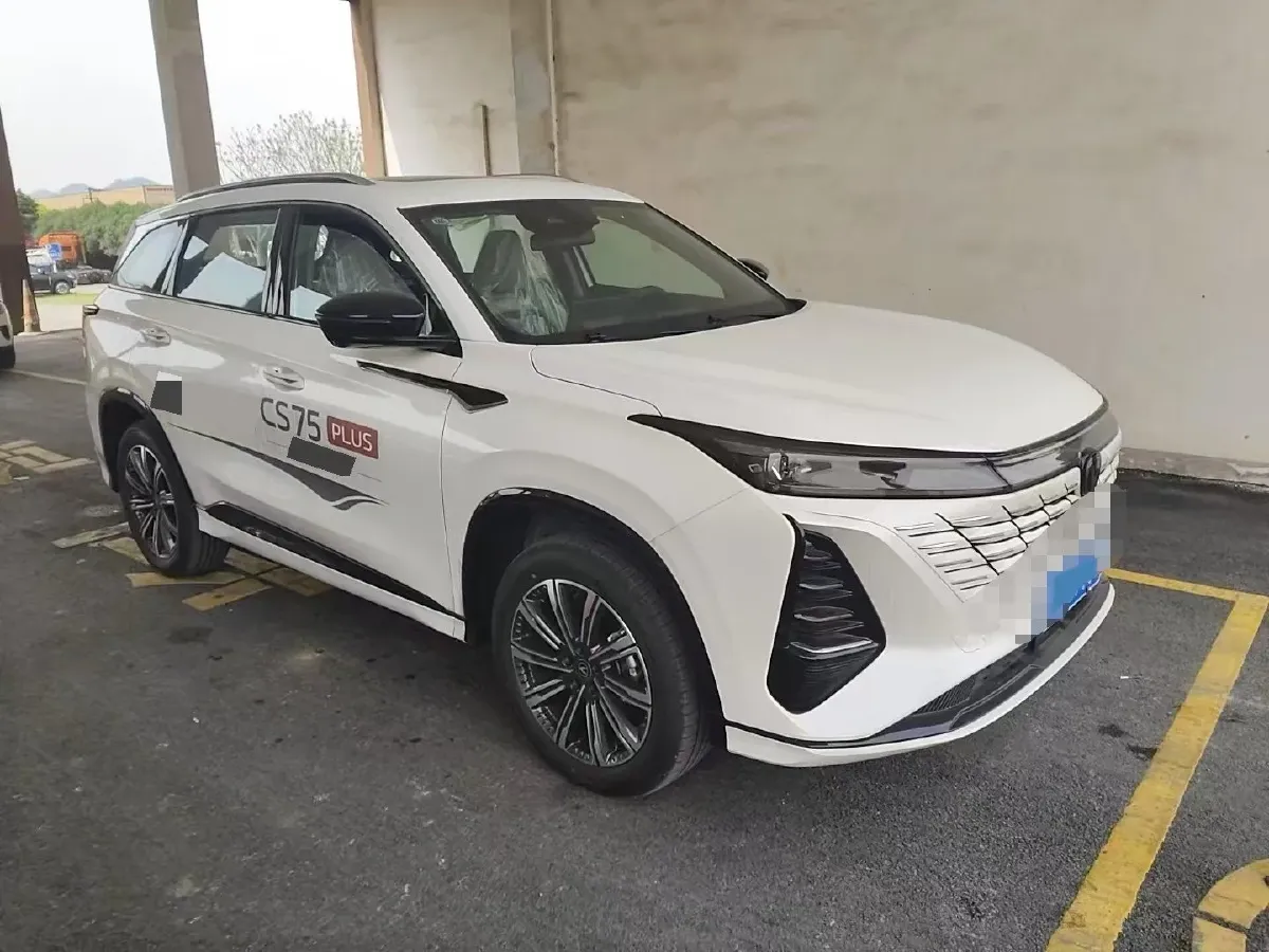 2025 ChangAn CS75 Plus 1.5T 188HP L4 8AT,autocango,china used car exporter,china ev exporter,chinese used car exporter,chinese used ev exporter