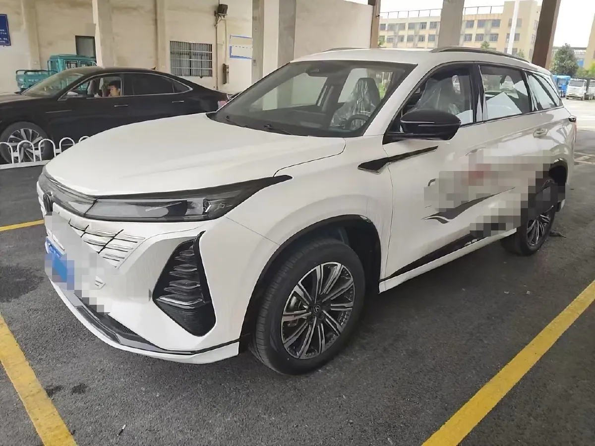 2025 ChangAn CS75 Plus 1.5T 188HP L4 8AT,autocango,china used car exporter,china ev exporter,chinese used car exporter,chinese used ev exporter
