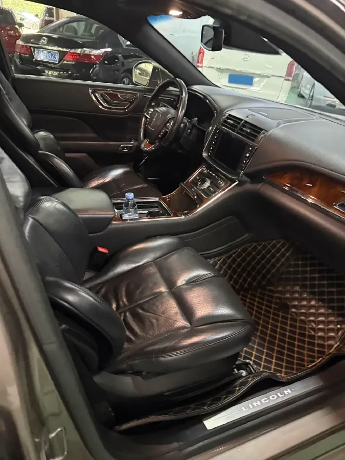 2018 Lincoln Continental 2.0T 261HP L4 6AT,autocango,china used car exporter,china ev exporter,chinese used car exporter,chinese used ev exporter