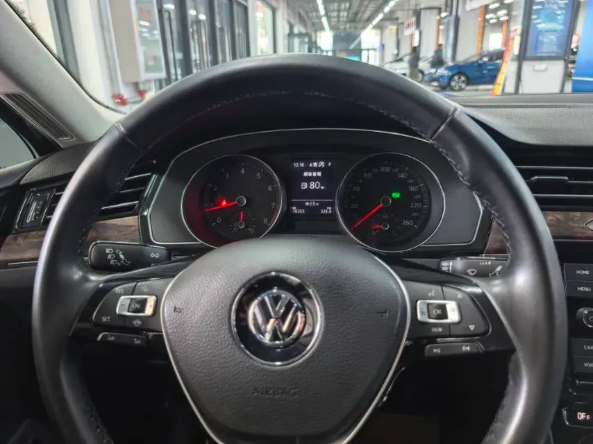 2019 Volkswagen Magotan 2.0T 186HP L4 7DCT,autocango,china used car exporter,china ev exporter,chinese used car exporter,chinese used ev exporter