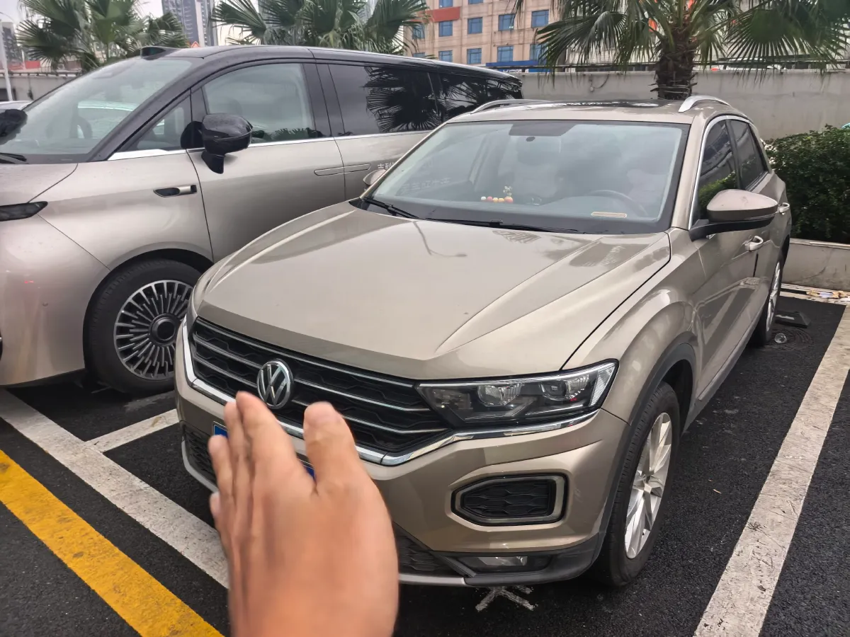 2020 Volkswagen T-Roc 1.4T 131HP L4 7DCT,autocango,china used car exporter,china ev exporter,chinese used car exporter,chinese used ev exporter
