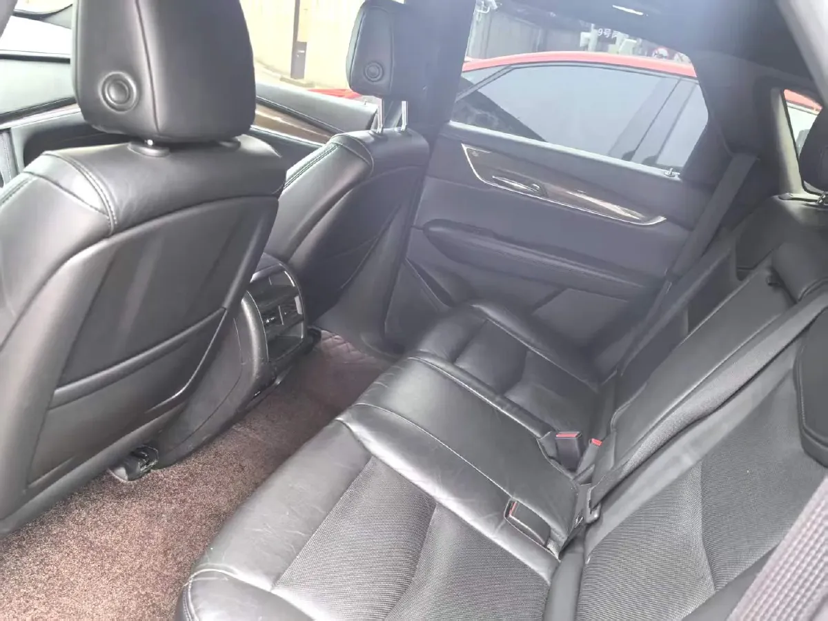 2022 Cadillac XT5 2.0T 237HP L4 9AT,autocango,china used car exporter,china ev exporter,chinese used car exporter,chinese used ev exporter