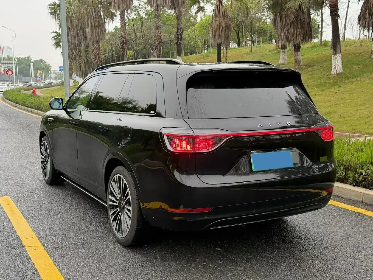 2024 AITO AITO M9 1.5T 152HP L4 REEV 42KWH,autocango,china used car exporter,china ev exporter,chinese used car exporter,chinese used ev exporter