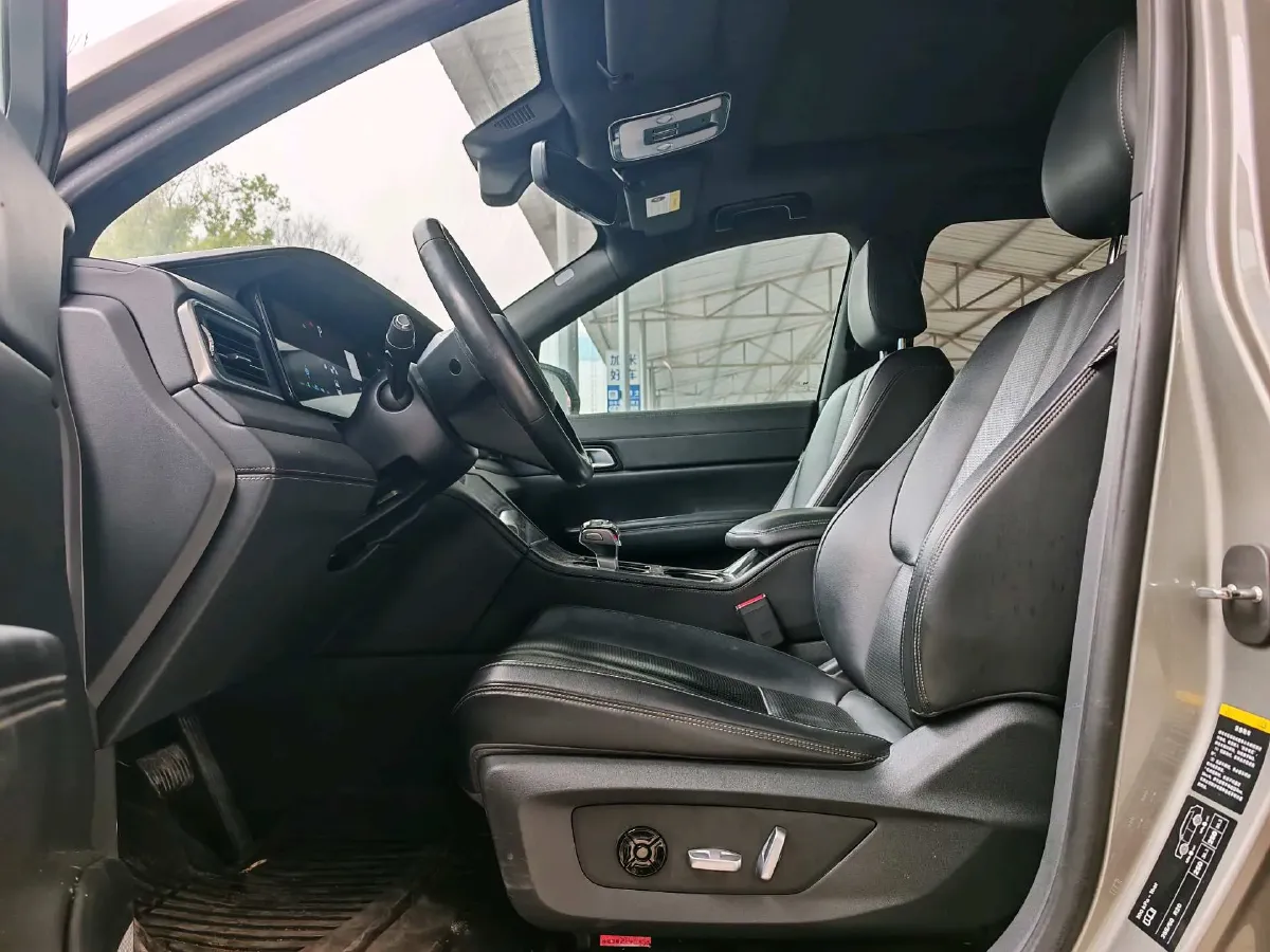 2020 Li ONE Range Extended 131HP REEV 40.5KWH,autocango,china used car exporter,china ev exporter,chinese used car exporter,chinese used ev exporter