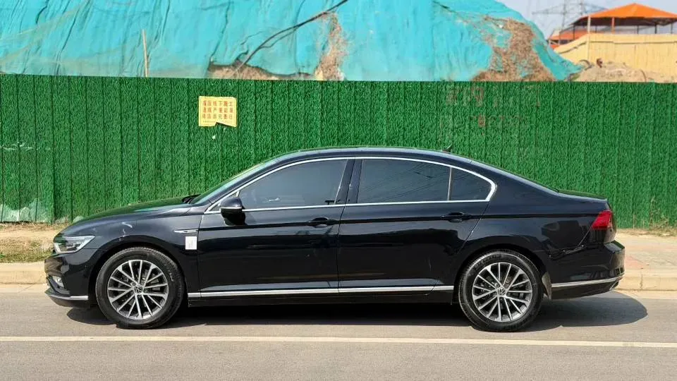 2020 Volkswagen Magotan 2.0T 186HP L4 7DCT,autocango,china used car exporter,china ev exporter,chinese used car exporter,chinese used ev exporter