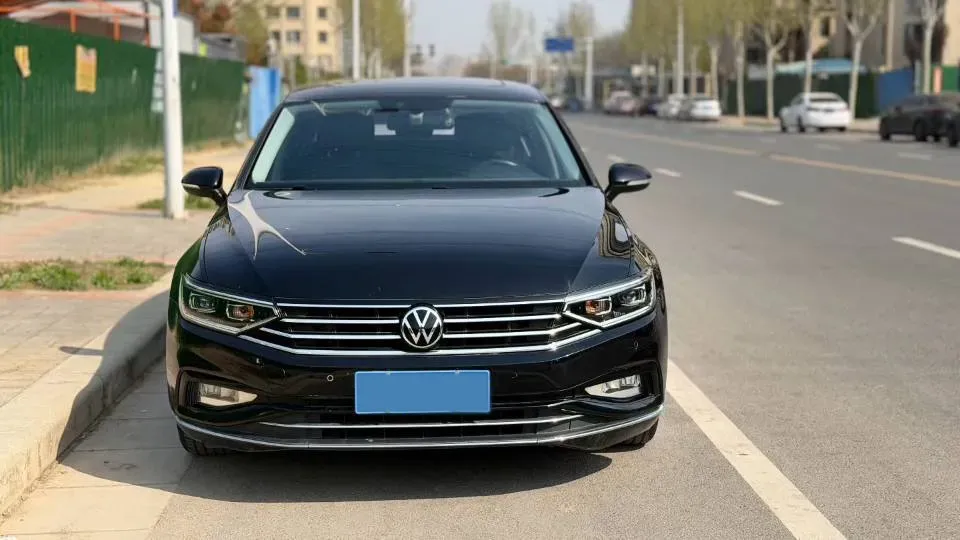 2020 Volkswagen Magotan 2.0T 186HP L4 7DCT,autocango,china used car exporter,china ev exporter,chinese used car exporter,chinese used ev exporter