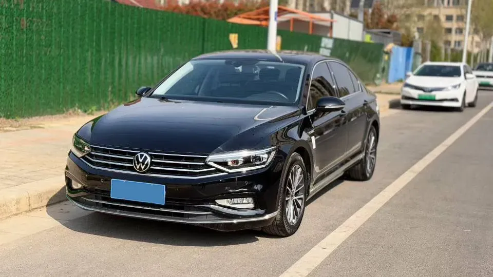 2020 Volkswagen Magotan 2.0T 186HP L4 7DCT,autocango,china used car exporter,china ev exporter,chinese used car exporter,chinese used ev exporter