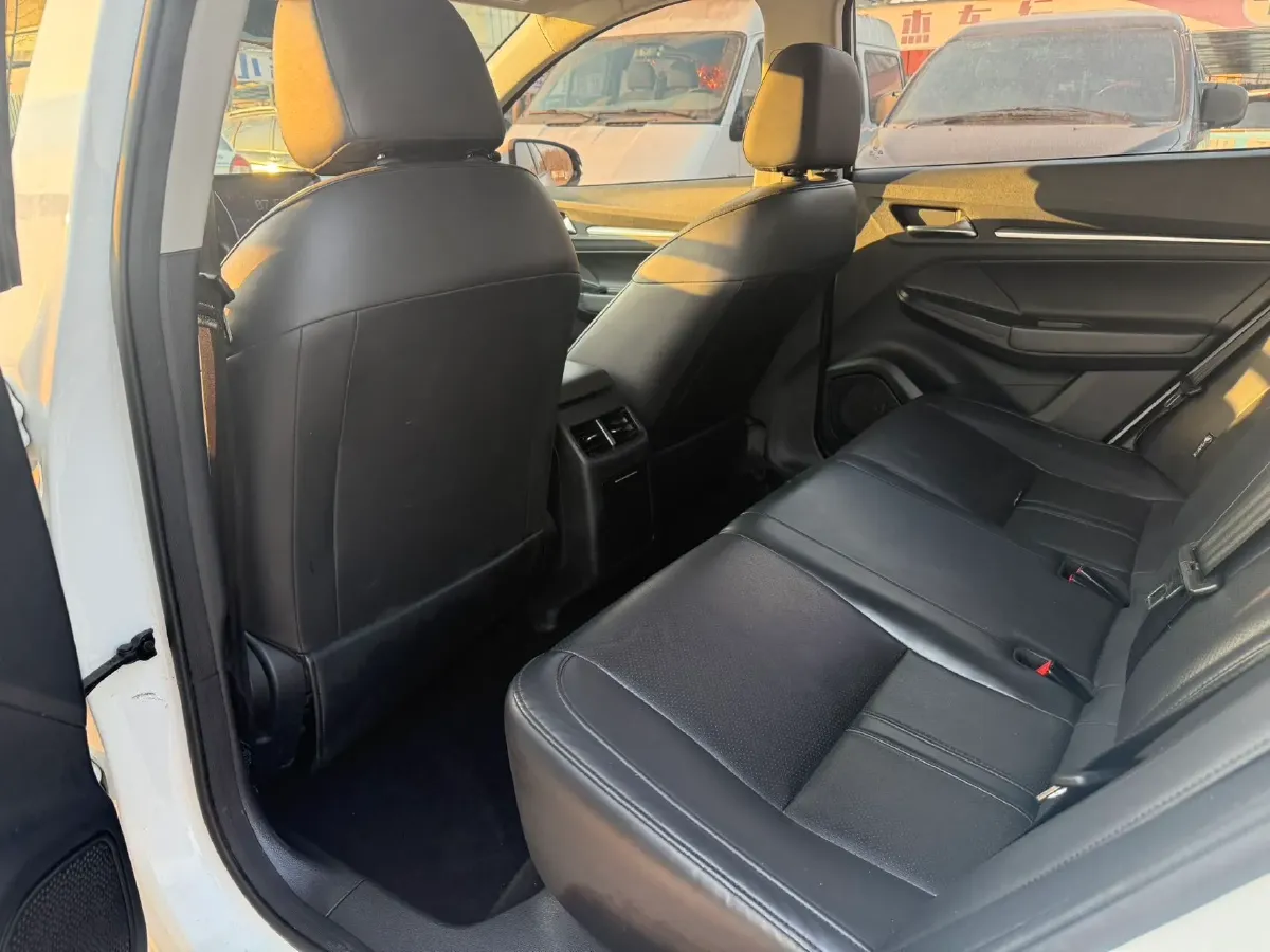 2021 Weltmeister E.5 BEV 49.92KWH,autocango,china used car exporter,china ev exporter,chinese used car exporter,chinese used ev exporter