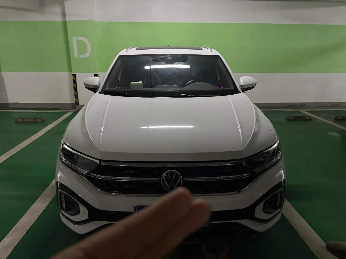 2023 Volkswagen T-Roc 1.5T 160HP L4 7DCT,autocango,china used car exporter,china ev exporter,chinese used car exporter,chinese used ev exporter