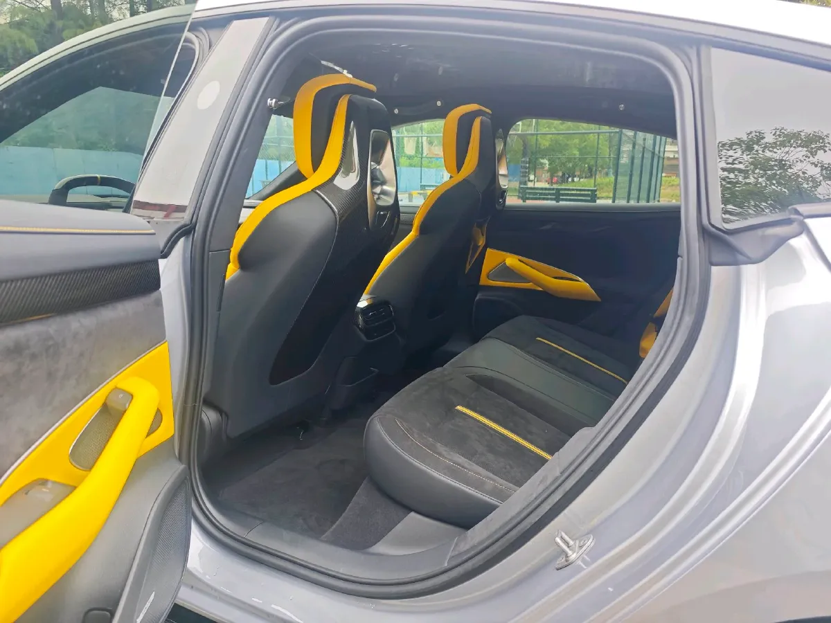 2025 MI SU7 Ultra BEV 93.7KWH,autocango,china used car exporter,china ev exporter,chinese used car exporter,chinese used ev exporter